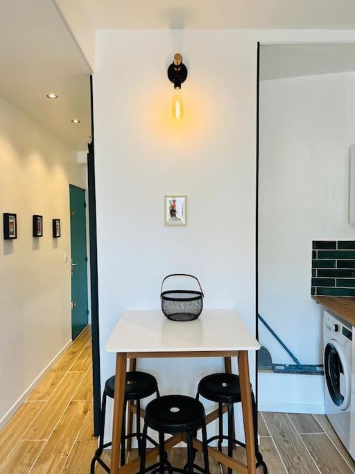 טולון Superbe Appartement Au Coeur Du Mourillon Refais A Neuf Proche Des Plage מראה חיצוני תמונה